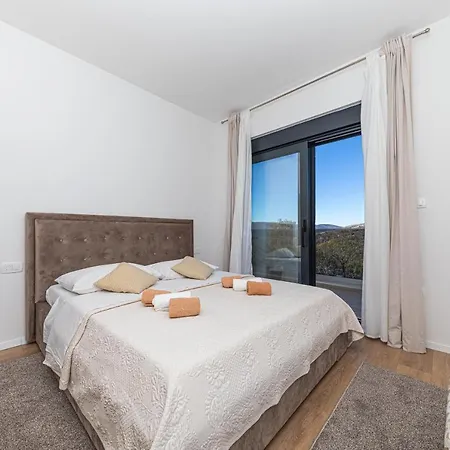 Villa Luxury Elena *