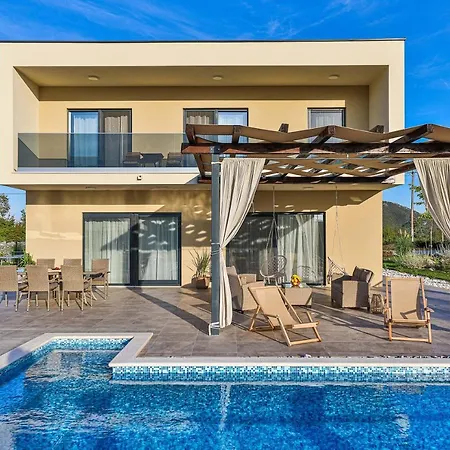 Villa Luxury Elena *