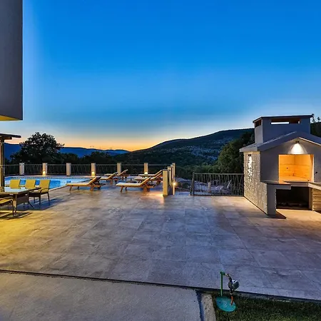 Luxury Elena Villa