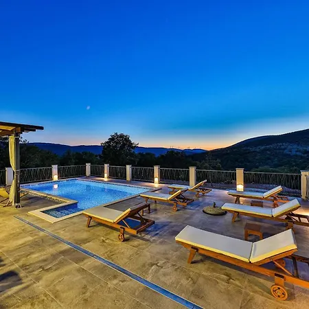 Luxury Elena Villa *