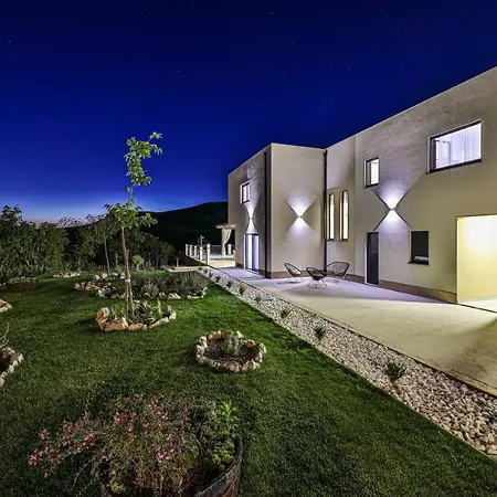 Luxury Elena Villa