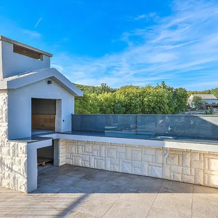 Luxury Elena Villa